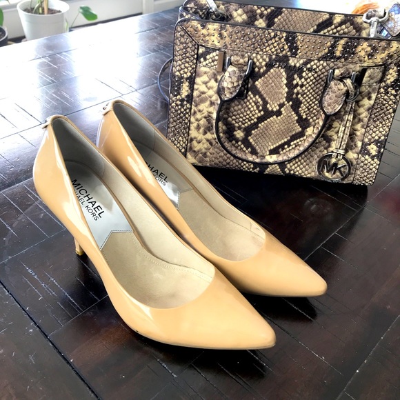 Michael kors Nude pointy toe pumps size 7 - Picture 2 of 4